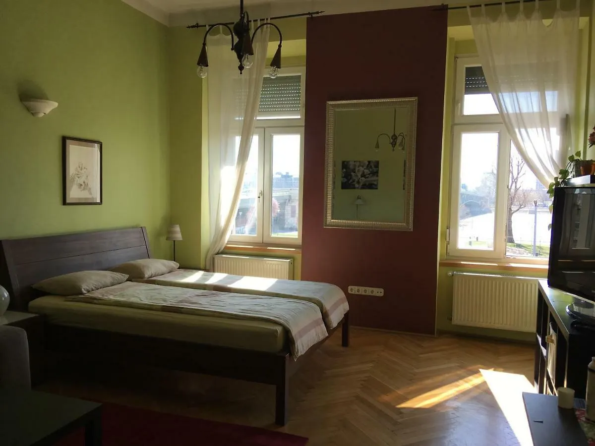 Studio Along The Danube Budapest 0*,  Hungría
