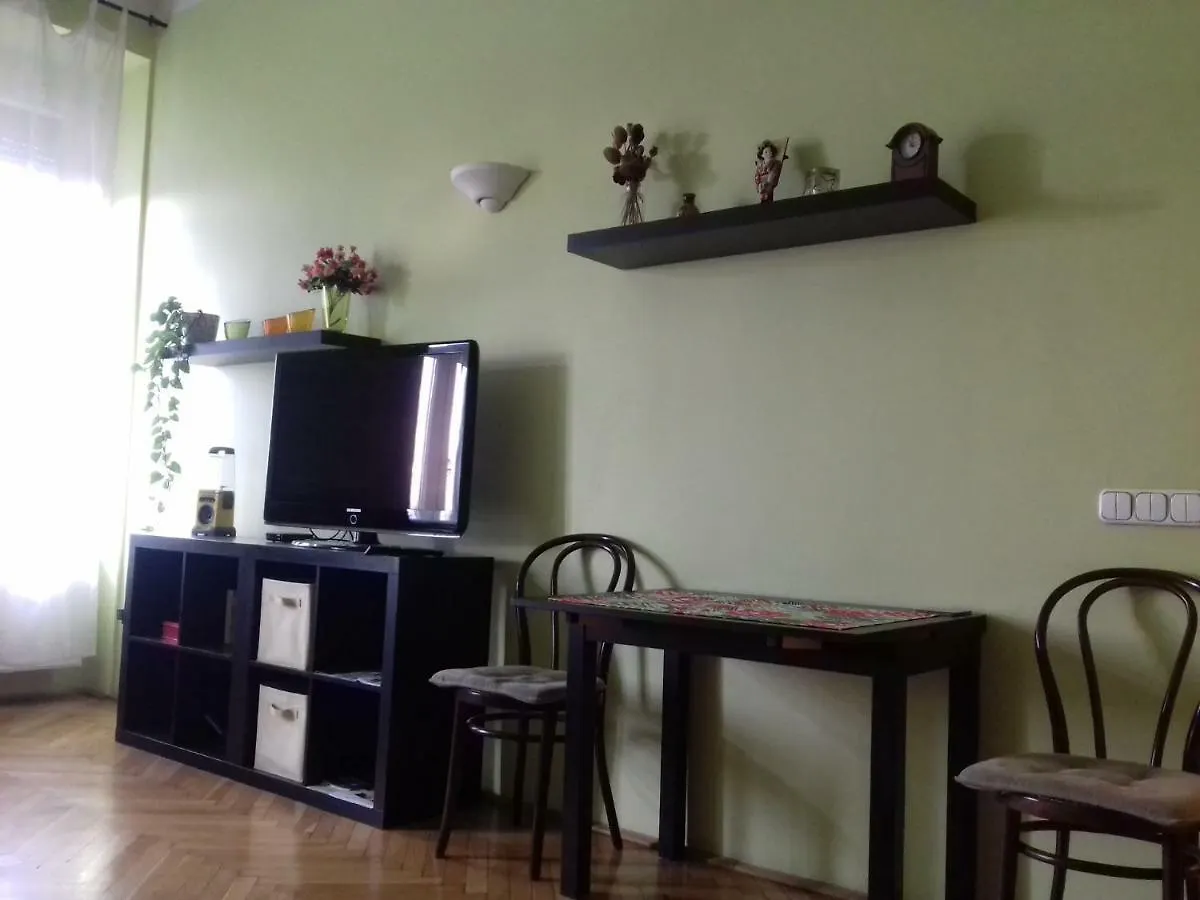 Apartment Studio Along The Danube Budapest